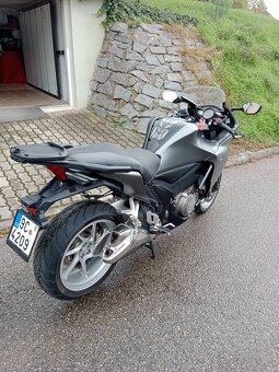 Honda VFR1200 f - 4