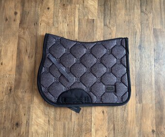 Podsedlova decka Equestrian Stockholm Purple Glimmer DL a VS - 4