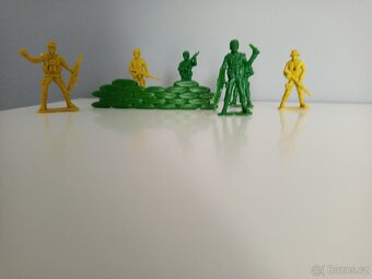 Malý Vojáčkové zelený a žlutý 62 - 4