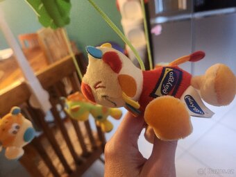 Natahovací kolotoč nad postýlku Playgro a panenka amaze - 4