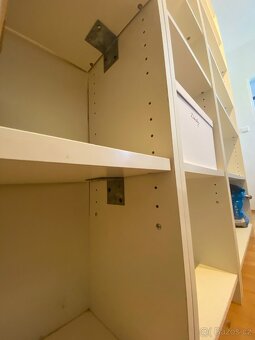 Bílá knihovna Billig IKEA - 4