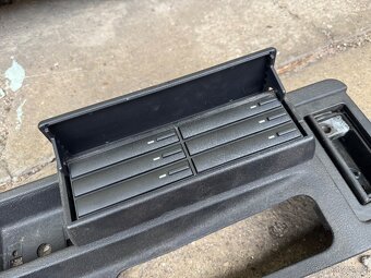 Středový tunel s kazetami pro BMW e36 coupe - 4