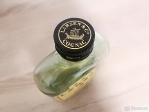 Sběratelská lahev od koňaku Larsen cognac Francie - 4