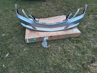 Oba nárazníky Mercedes W212 před face - 4