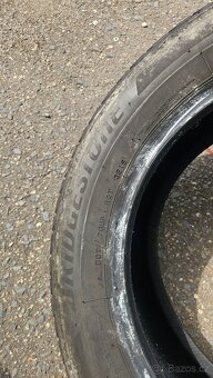 225/55R17 - 4