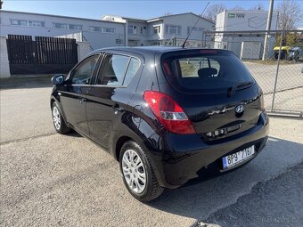 Hyundai i20 1,4 i KLIMA,VÝHŘEV SED. - 4