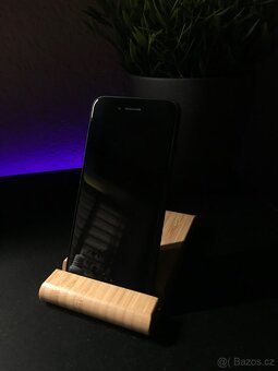 iPhone 8 - 64GB - 4