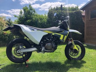 Husqvarna 701 Supermoto - 4
