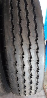 Vodící pneu 11.00R20 Pirelli vč. duše a límce - 4