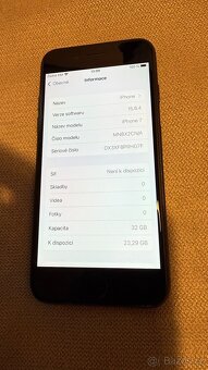 iPhone sbírka mobilů 1ks 6, 2ks 7 a 1ks 8 - 4
