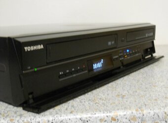 VHS-HDD-DVD rekordér Toshiba RD-XV50 - 4