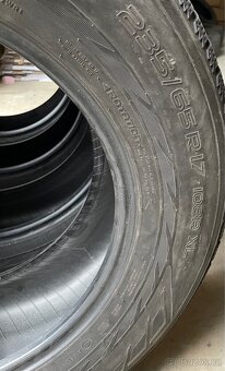 Prodám zimní pneu 235/65 R17 Nokian Hakkapelitta SUV - 4