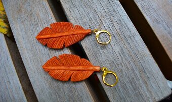 PODZIMNÍ ŠEPOT: RUČNĚ VYŘEZÁVANÉ DŘEVĚNÉ NÁUŠNICE - 4