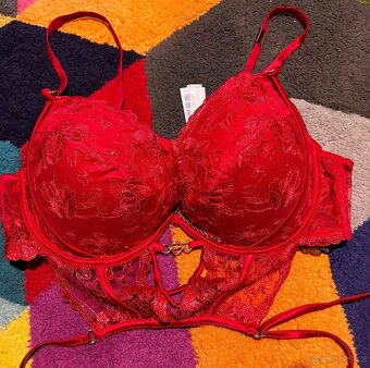 SEXY LUXUS maxi push -up podprsenka krajka -KRÁSNÁ 90 DD - 4