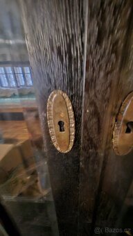 Skleněná vitrína - 4