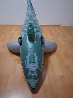 Nafukovací žralok - 4