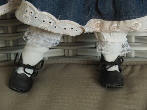 Porcelánová panenka - udivená - 4