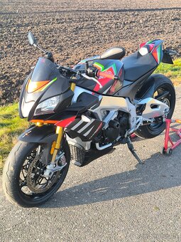 Aprilia Tuono V4 Factory - 4