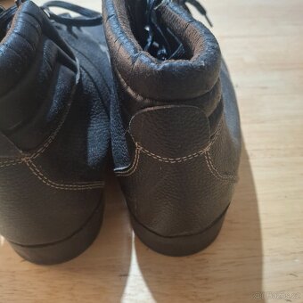 Pracovní celokožené boty. Velikosti 13 - 4