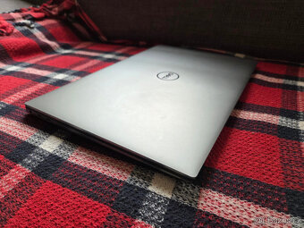 Dell Precision 5560 | Core i9 | 4K Touch | RTX A2000 | 32GB - 4