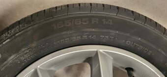 Prodám 3 ks disků včetně pneu 155/65 R14 - 4