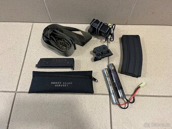 Airsoft M4 E&C typ EC-302 - 4