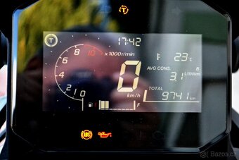 Prodám skútr Honda ADV-350, 134.900,-Kč - 4