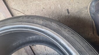 255/40/19 nexen 4-5mm - 4