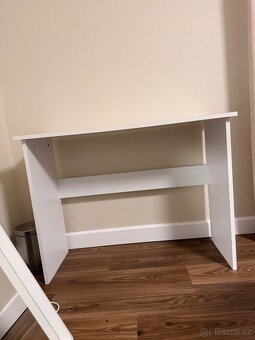 Kosmetický stůl - 4