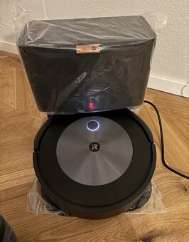 Robotický vysavač + mop iRobot Roomba Combo j7+ - 4