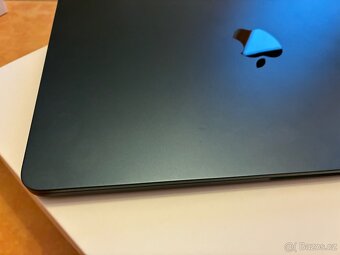 Apple MacBook Air M2 (2022) 8GB/256GB/zdroj/krabice - 4