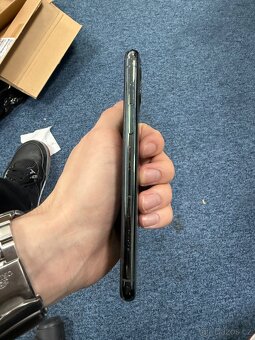 iPhone 11 Pro 256GB – Midnight Green - 4