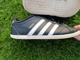 Dámské tenisky, pantofle a držák na mobil do auta - 4