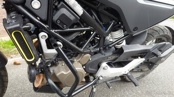 Husqvarna Svartpilen 125, technika Duke KTM - 4