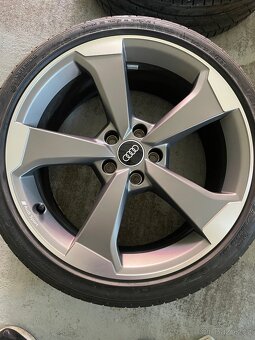 Original Audi sport A4 S4 B9 r19 + 245/35/19 99% - 4