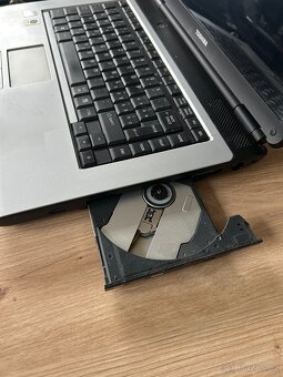 Toshiba Satellite L300-129 - 4