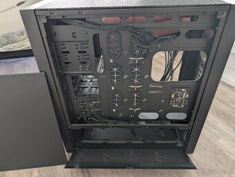 Super Tower Corsair 900D + tuning díly - 4