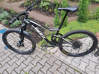 Giant Trance 27,5“ M, zdvihy 170/150, čtyřpístky, 1x11 - 4