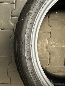225/45R18 - 4