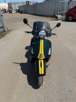 Vespa 125ccm GTS. Rv:2022. havarovane pojizdne - 4