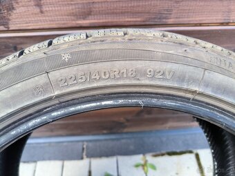 Zimní pneu 225/40/18 - 4
