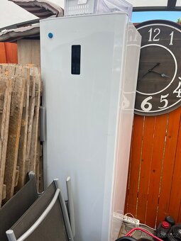 Prodám Lednice Bosch liebherr, mrazáky Beko Whirpool - 4