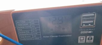 Fotovoltaický skládací přenosný panel - 4