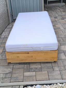 Prodám dřevěnou postel + Matrací ZDARMA - 4