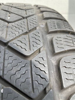 Pirelli Sottozero 3 215/60 R16 95H 2Ks zimní pneumatiky - 4