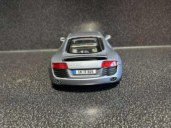 Audi R8 1:18 - 4