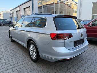 VW  Passat B8 Variant 2.0 TDI 110kW DSG - záruka Autodraft - 4