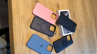 iPhone 15 Pro Max 256 GB – tmavě modrý - 4