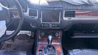 Vůz na náhradní díly VW Touareg 7P FL 2011 CASA MHP LX7W - 4