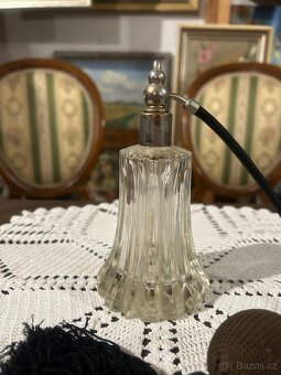 Elegantní vintage parfémový flakon s balónkem - 4